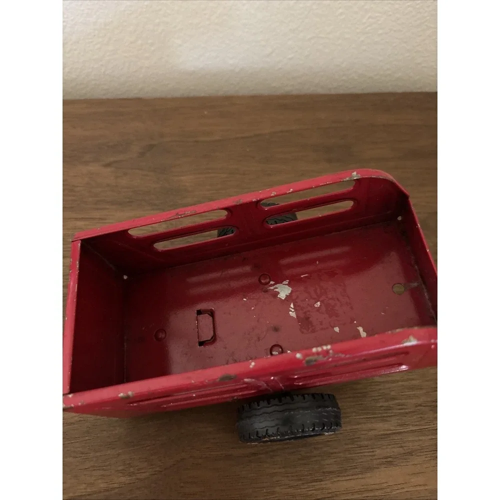 Vintage Nylint Red Pressed Steel Farm Hay Metal Muscle 2-Wheel Trailer Toy